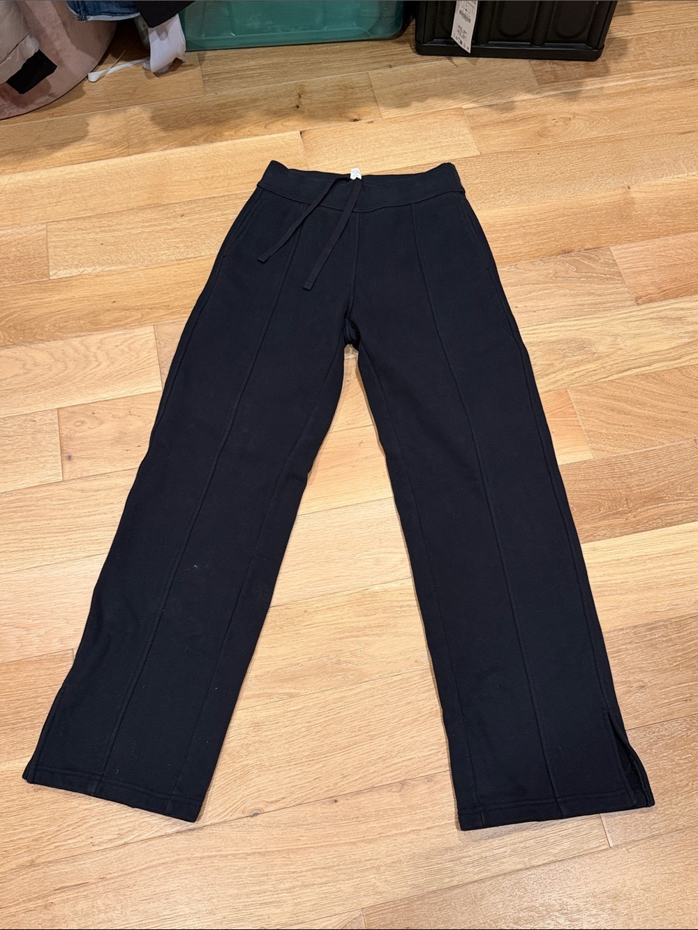 ALO‎ High-Waist Free Time Straight Leg Sweatpant - Black - Small